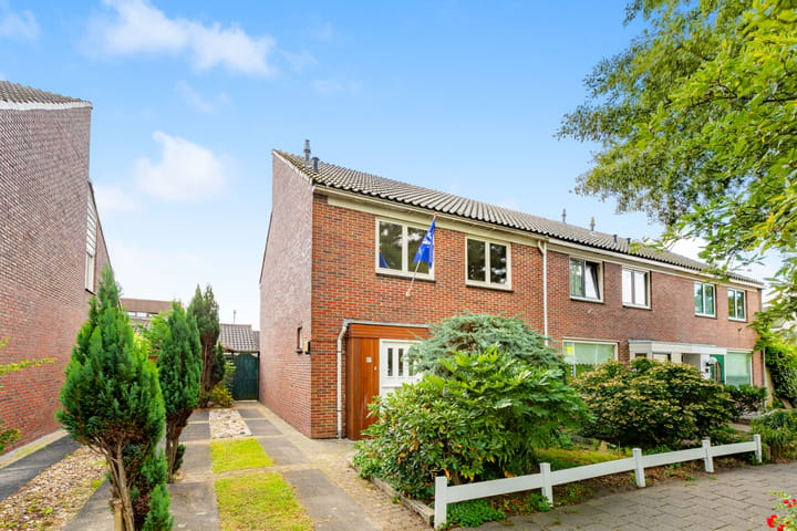 Eengezinswoning, hoekwoning Mozartstraat 92 B in Heemskerk