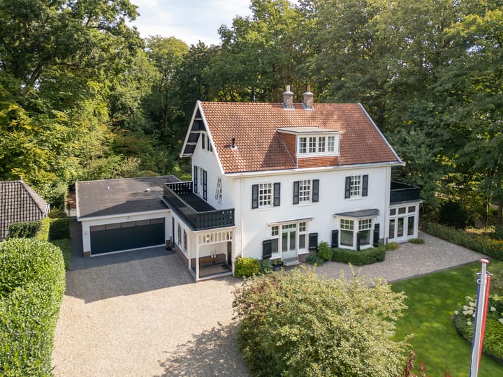 Villa, vrijstaande woning Enschedesestraat 307 in Hengelo
