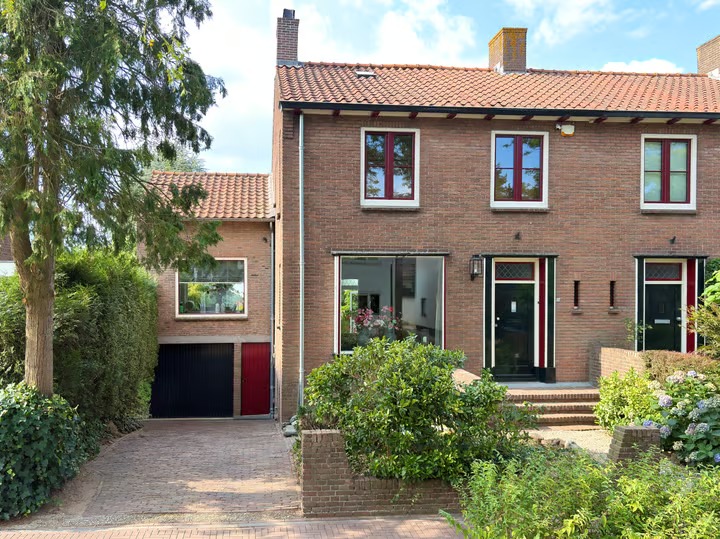 2-onder-1-kapwoning Bruine Engseweg 20 in Rhenen