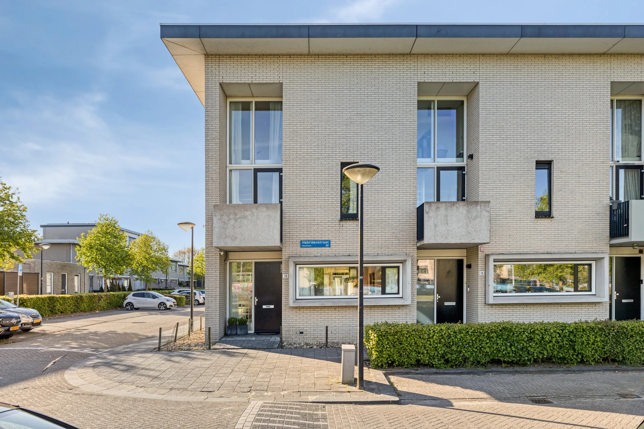 Hoekwoning Hebridenstraat 18 in Almere