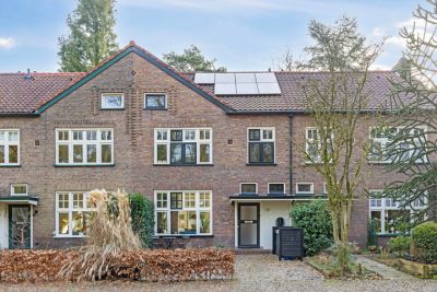 Eengezinswoning, tussenwoning Polhoutlaan 19 in Apeldoorn