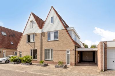 Halfvrijstaande woning Hendrik van Veldekestraat 7 in Helmond