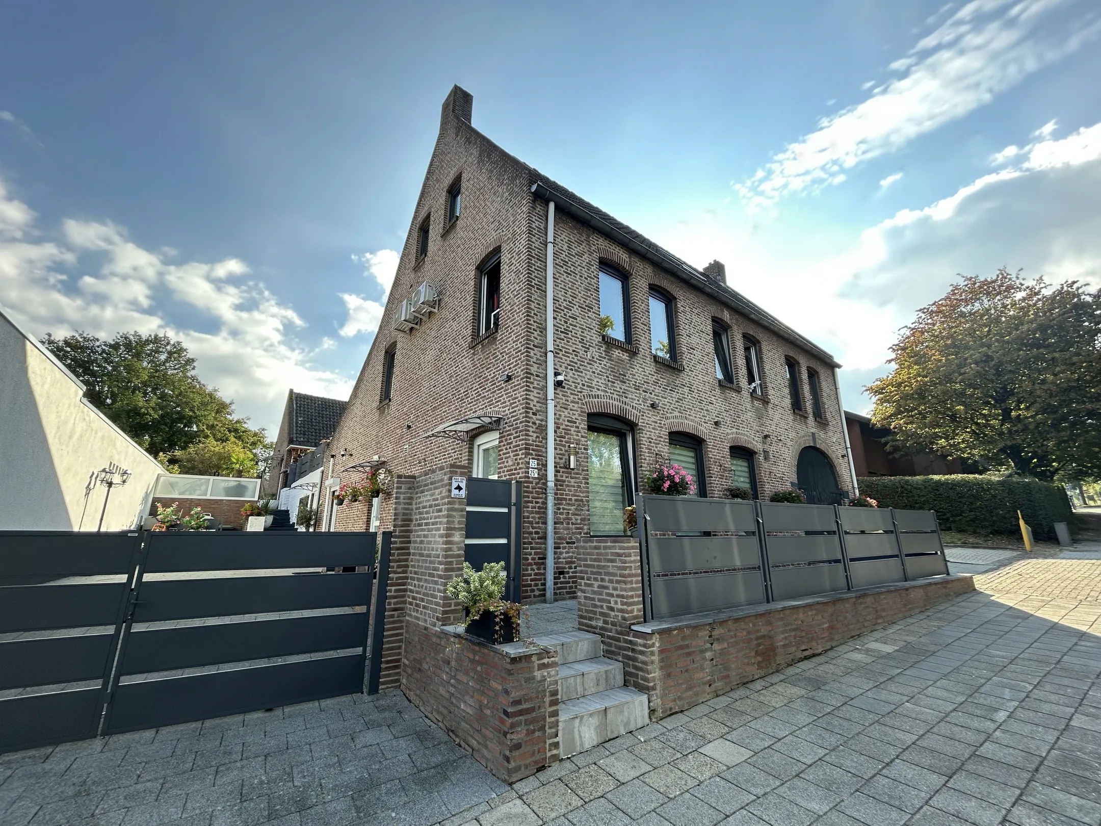 Vrijstaande woning (drive-in woning) Kerkradersteenweg 25 in Kerkrade