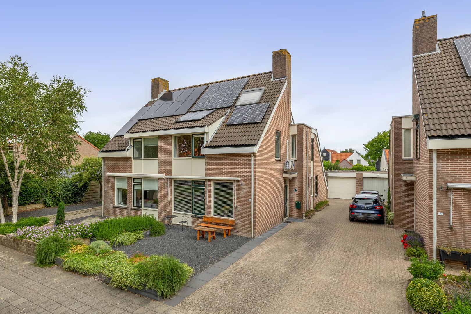 2-onder-1-kapwoning Koninginnelaan 57 in Sommelsdijk