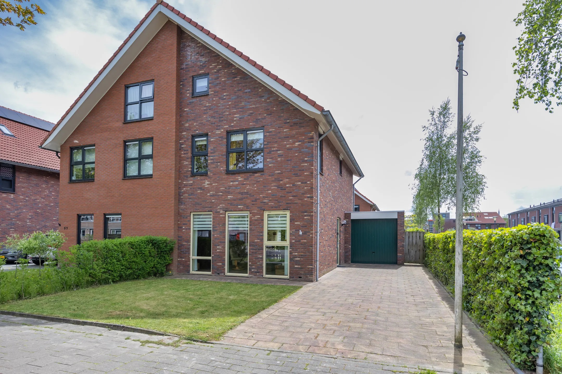2-onder-1-kapwoning Krijn van den Helmstraat 59 in Leeuwarden