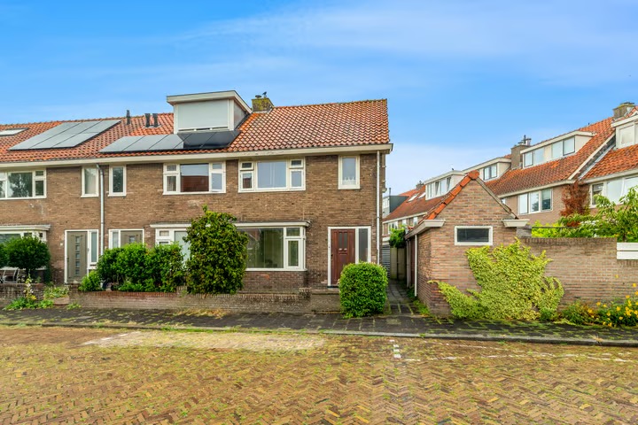 Hoekwoning Emanuel de Wittestraat 2 in Alkmaar
