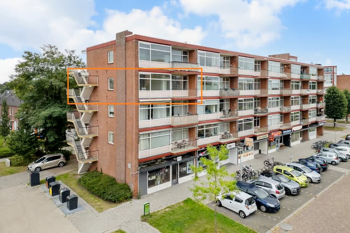 Galerijflat Mr. P.J. Troelstralaan 235 in Assen