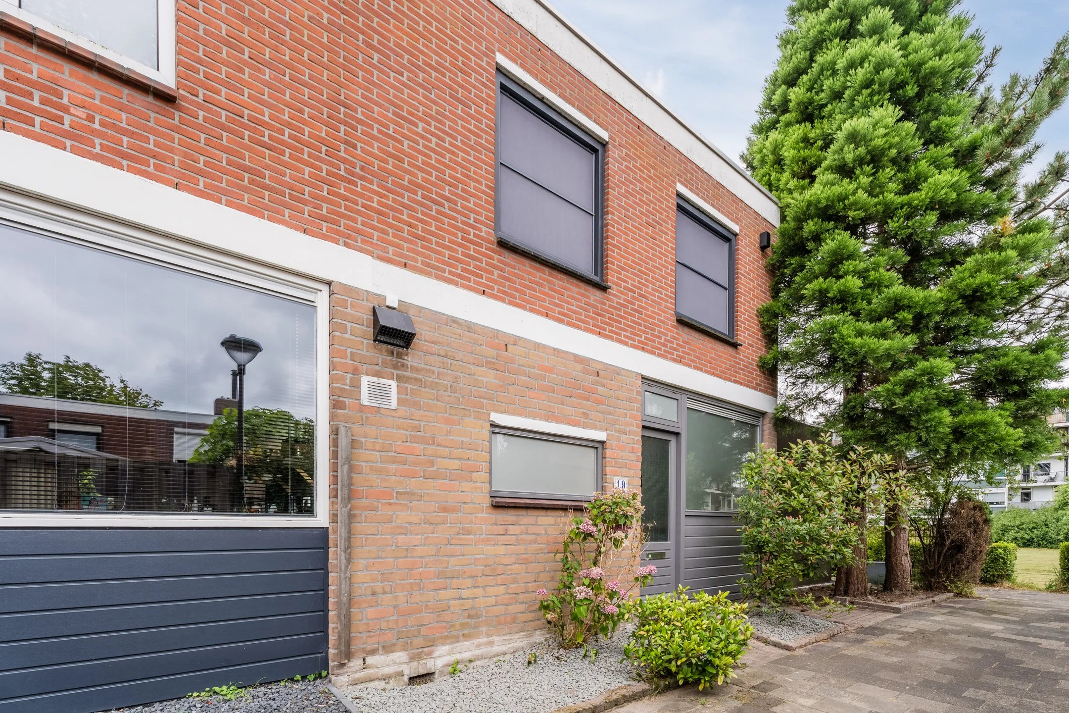 Hoekwoning Einthovenstraat 19 in Vlaardingen