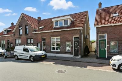 Eengezinswoning, hoekwoning Kievitsweg 35 in Ridderkerk