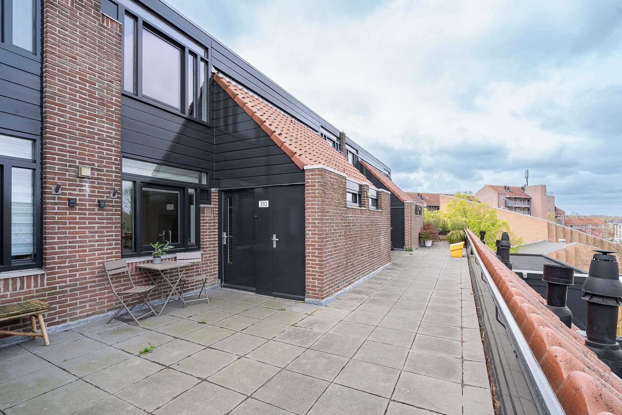 Portiekflat Huizermaatweg 310 in Huizen