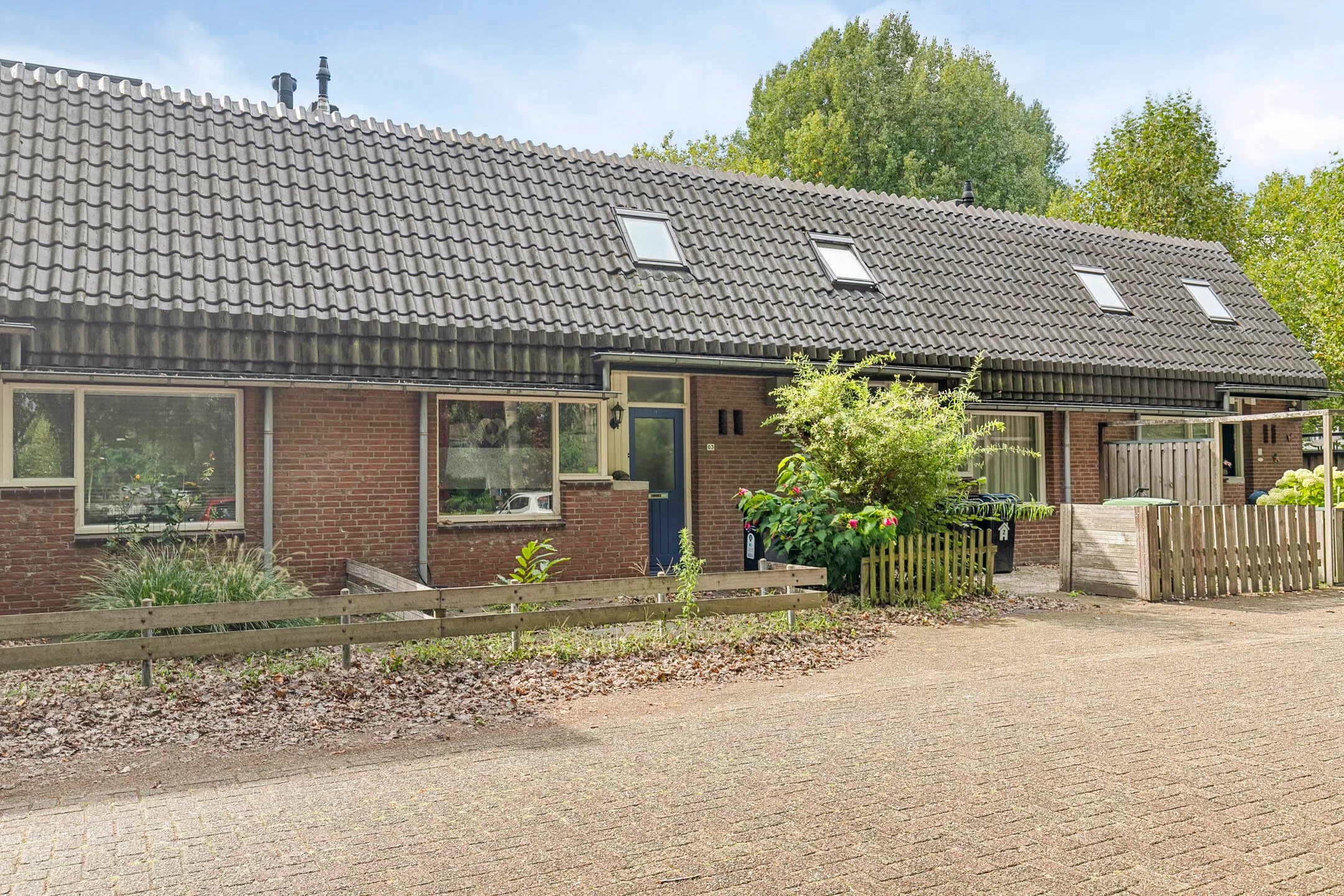Tussenwoning Middenhof 3 in Almere