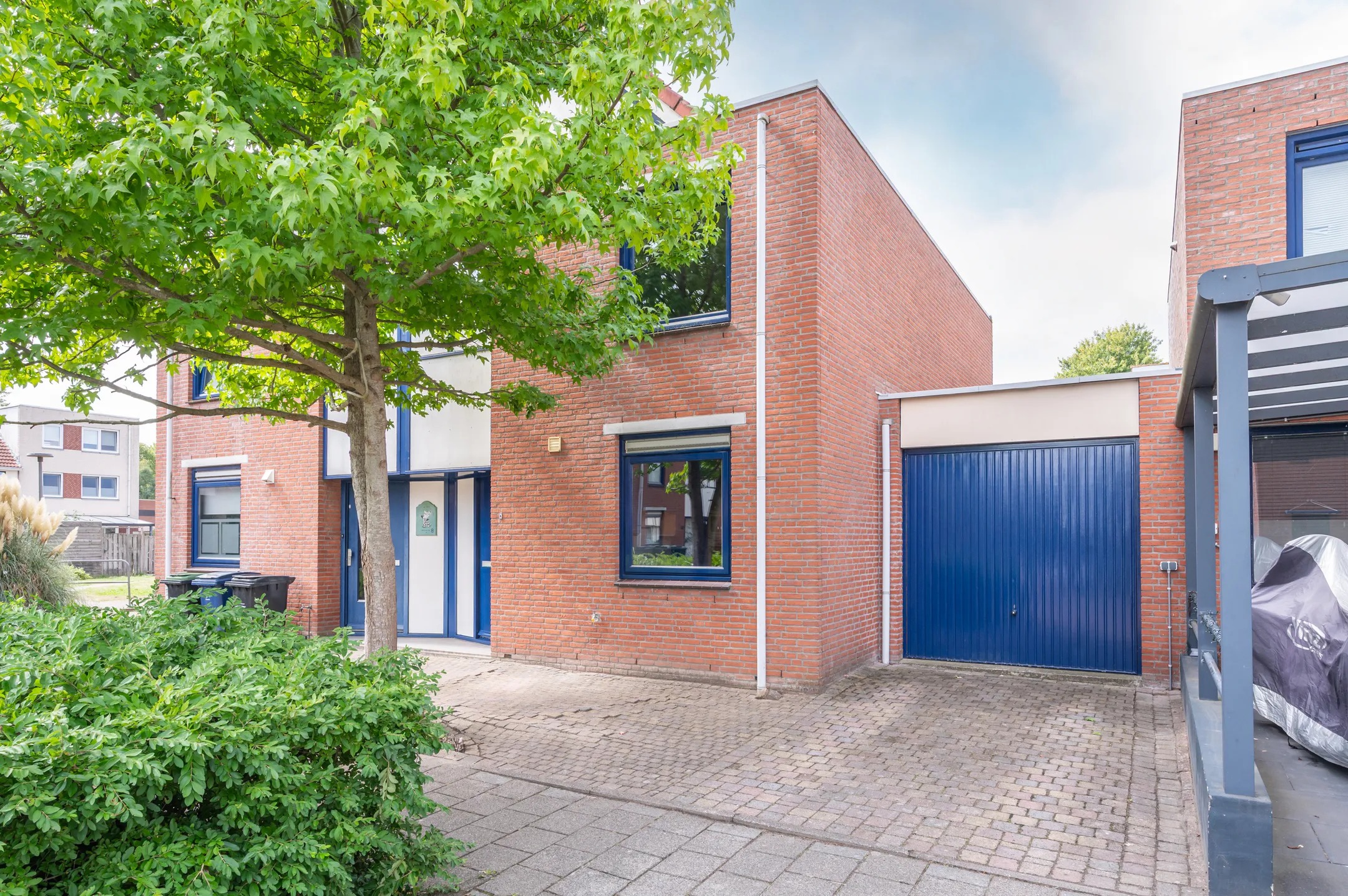Geschakelde 2-onder-1-kapwoning Max Takstraat 6 in Almere