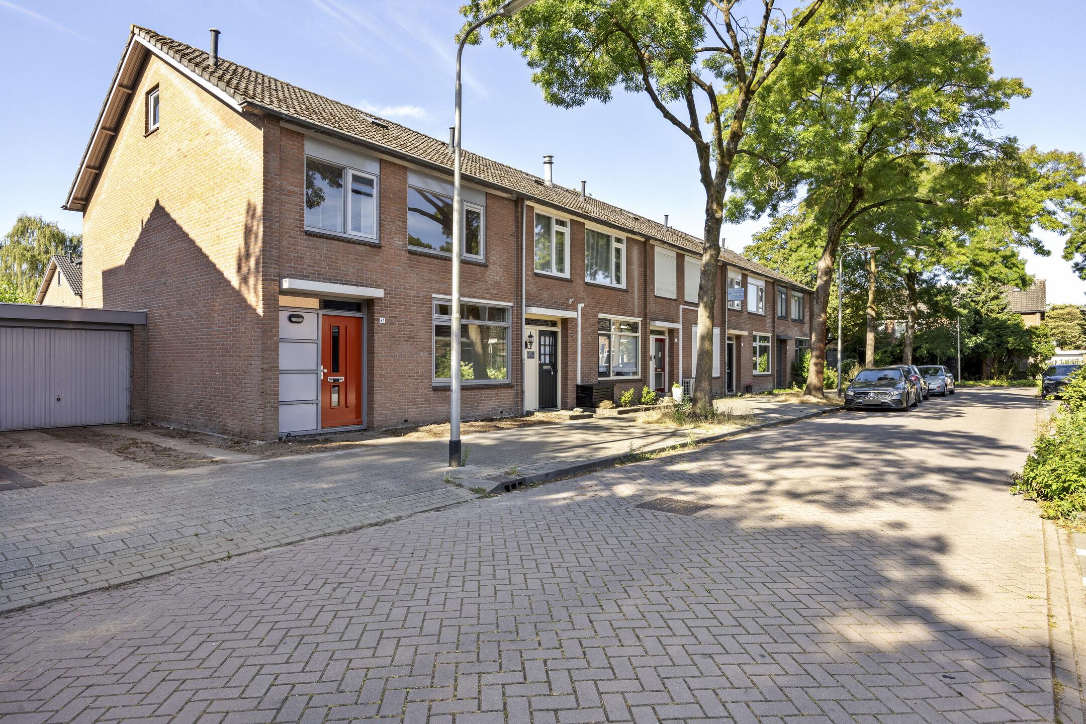 Hoekwoning Ruynemanstraat 64 in Tilburg