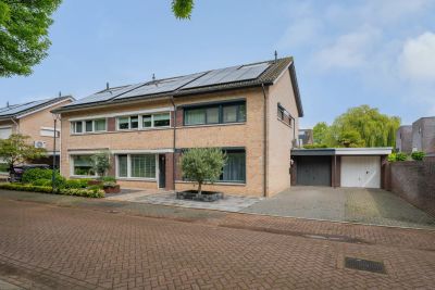 Hoekwoning Rosa Manusstraat 61 in Venray