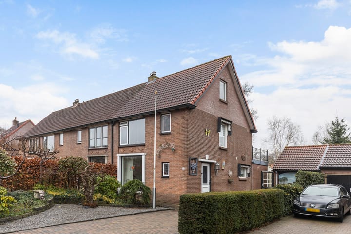 Hoekwoning Secretaris Mulderweg 31 in Nunspeet