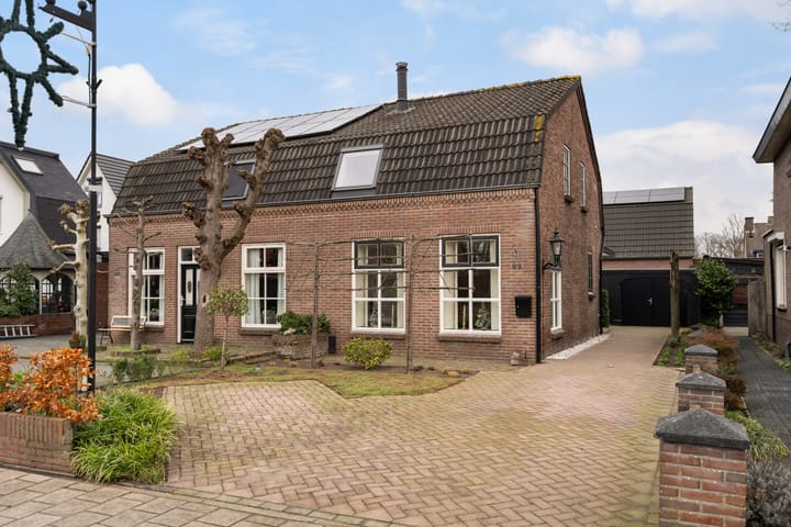 Halfvrijstaande woning Dorpsstraat 82 in Renswoude