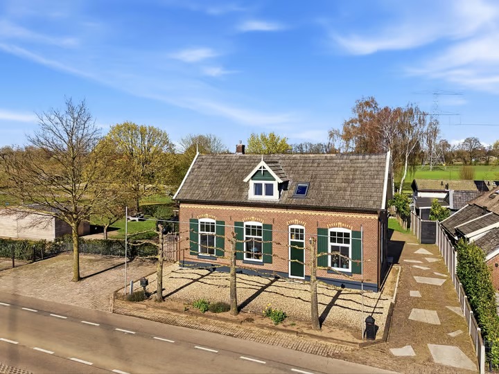 Halfvrijstaande woning Vierakkersestraatweg 1 in Zutphen