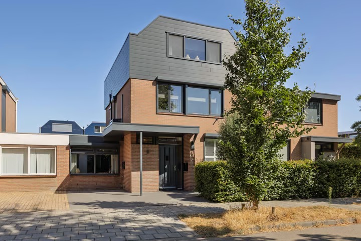 Geschakelde 2-onder-1-kapwoning Herman Moerkerklaan 10 in Rosmalen