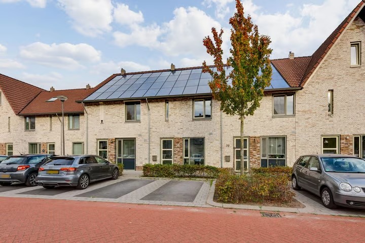 Tussenwoning De Vrouwehof 28 in Weert