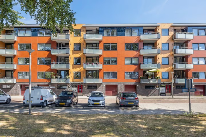 Portiekflat Meiendaal 113 in Rozenburg