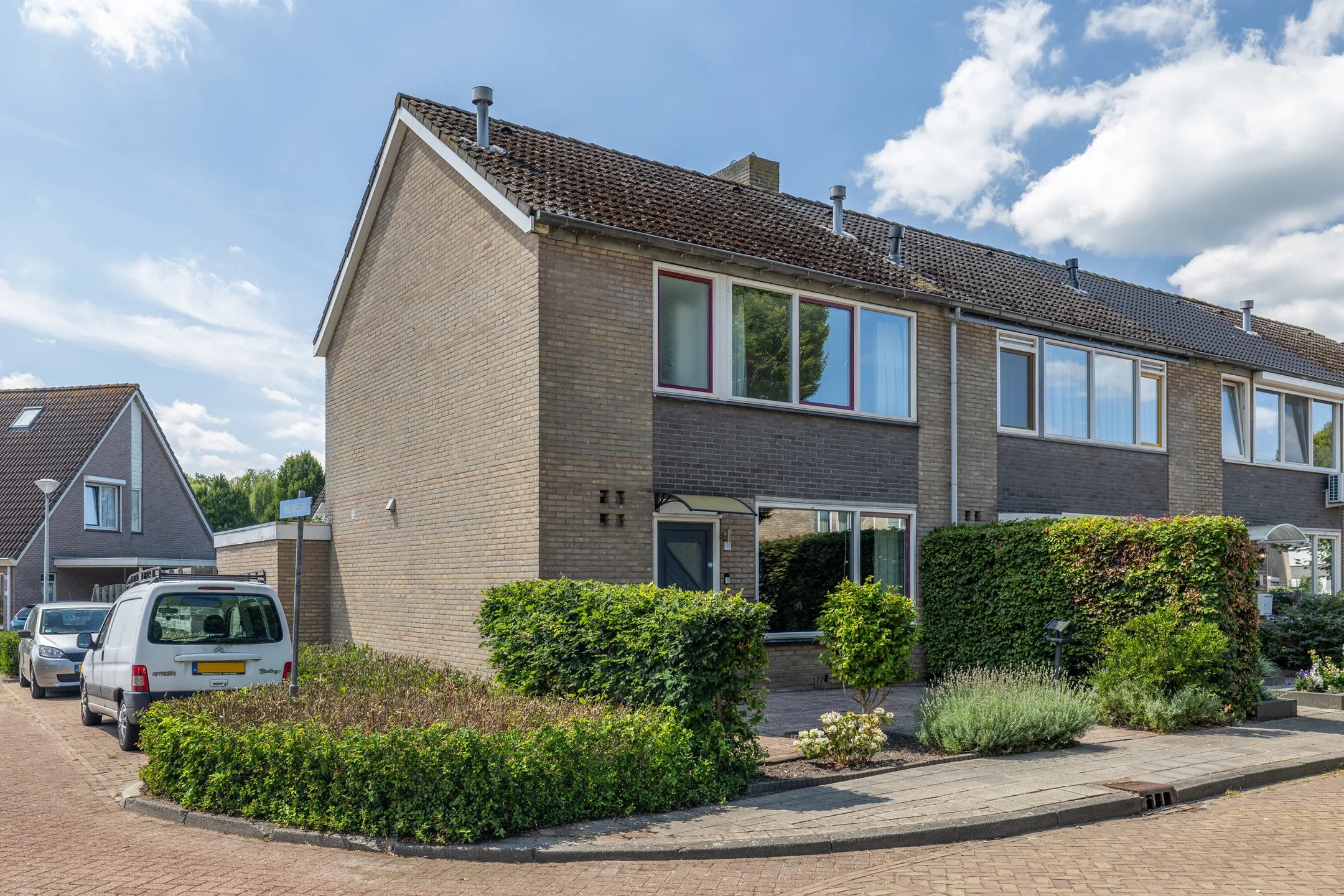 Hoekwoning Uithof 132 in Schoonebeek