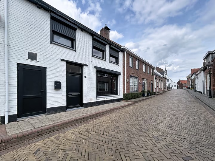 Tussenwoning Burg. Maarleveldstraat 20 in Biervliet