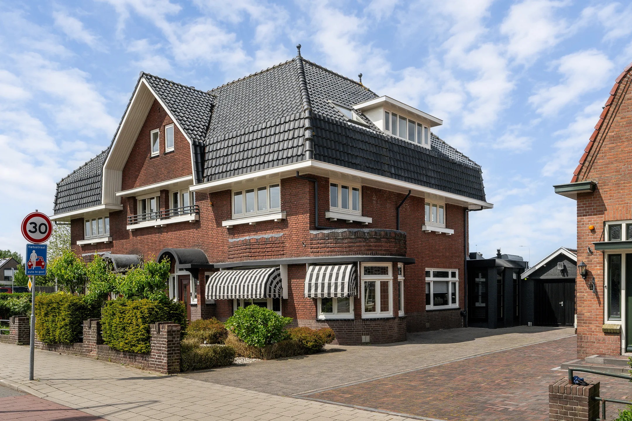 2-onder-1-kapwoning Dijkweg 119 in Honselersdijk
