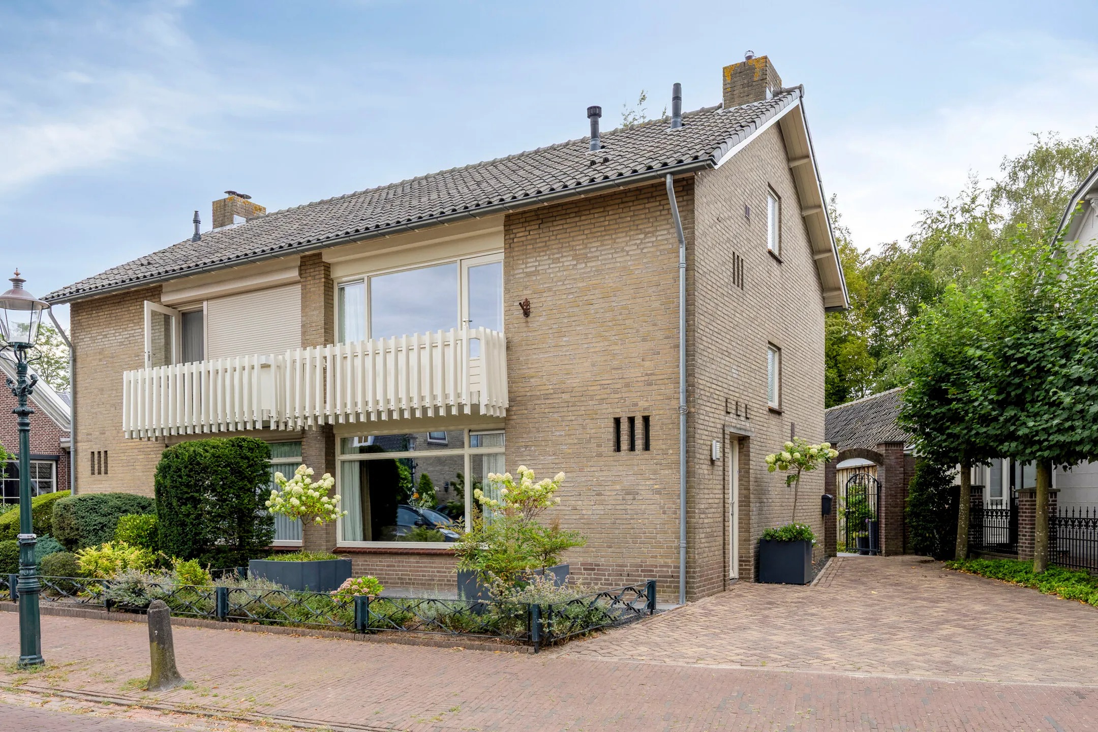 2-onder-1-kapwoning Dorpstraat 10 in Geffen