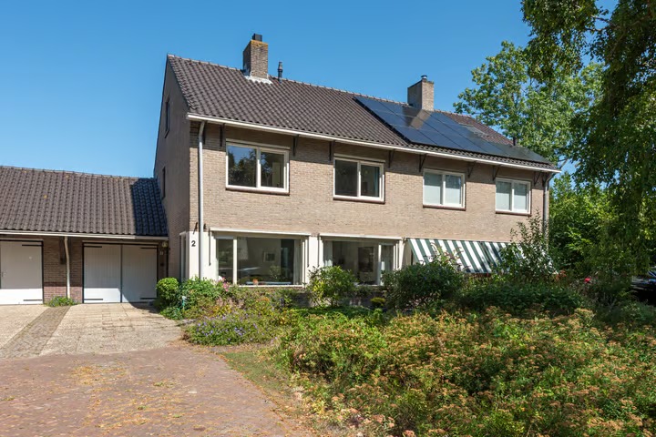 Geschakelde 2-onder-1-kapwoning Obriglaan 2 in Heiloo