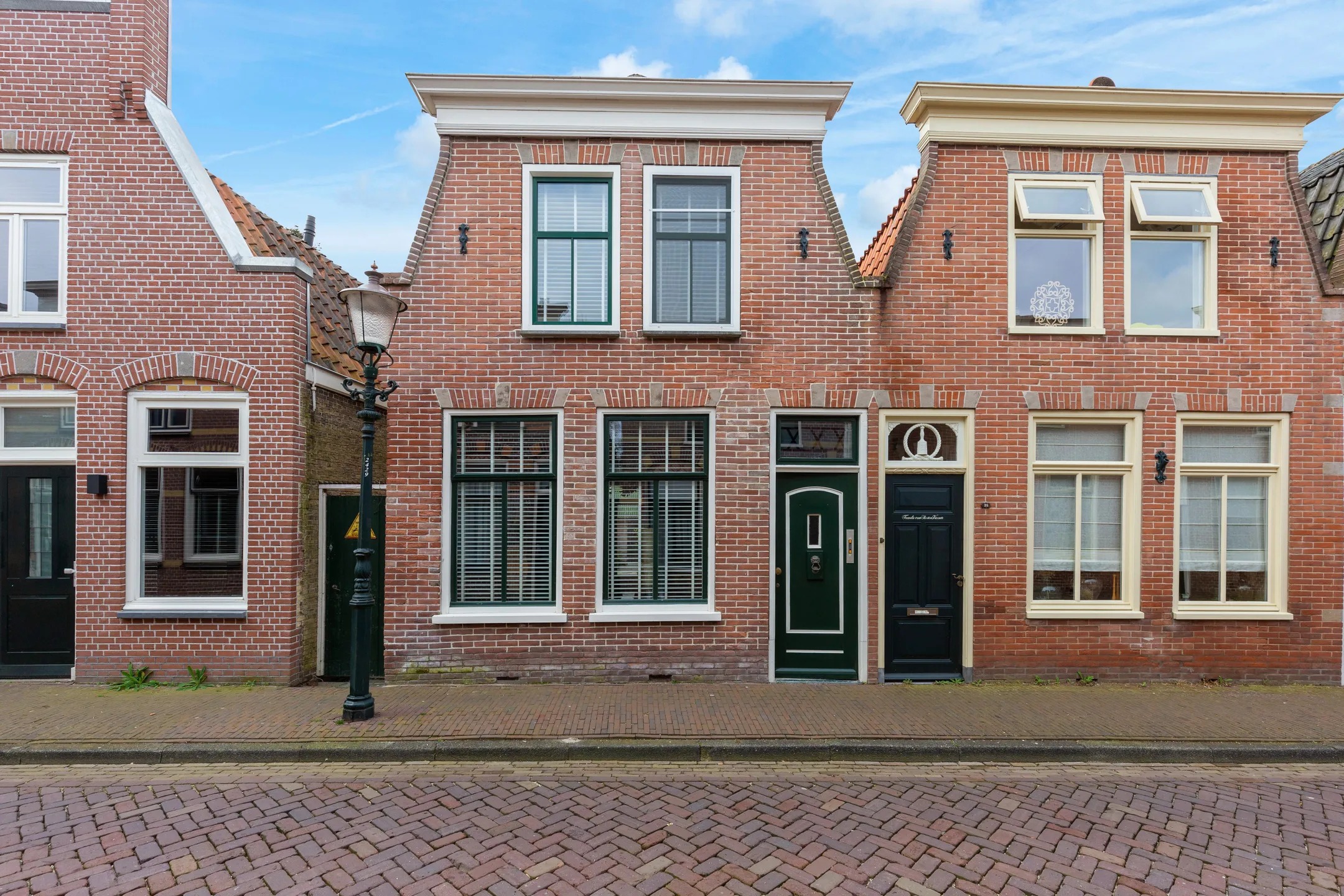 Hoekwoning Vissersdijk 23 in Enkhuizen