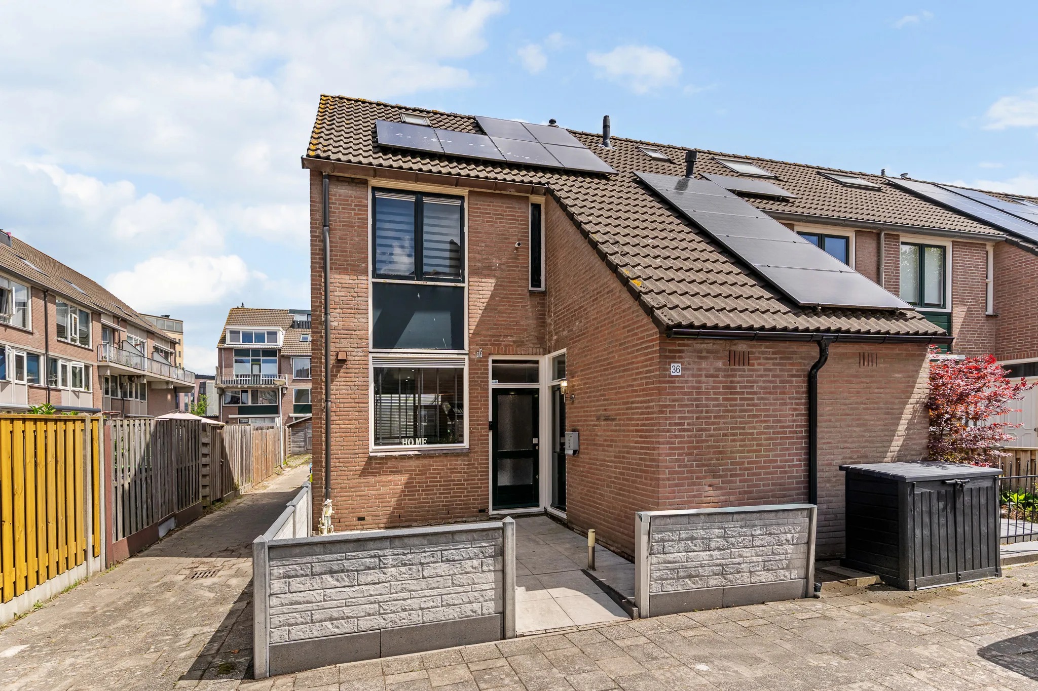 Hoekwoning J. Sasboutstraat 36 in Spijkenisse