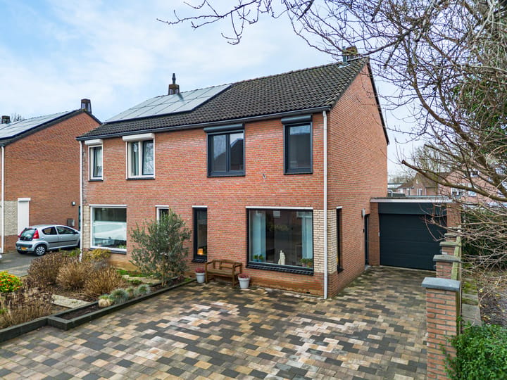 2-onder-1-kapwoning Looiershof 7 in Geleen