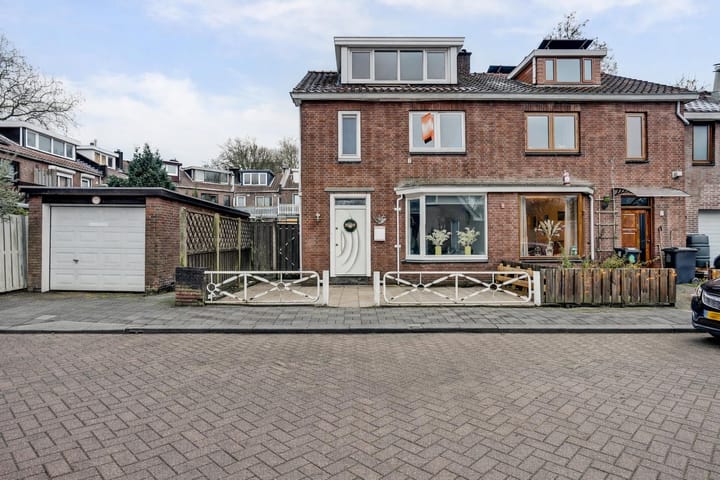 2-onder-1-kapwoning Hendrik van Winkelhofstraat 4 in Rotterdam