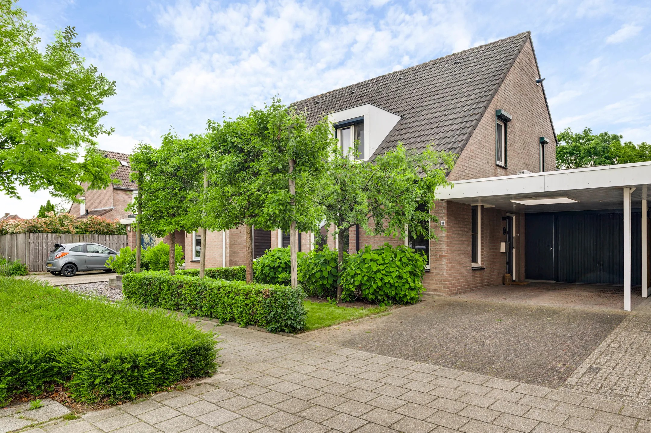 Geschakelde 2-onder-1-kapwoning Tichelveld 81 in Nederweert