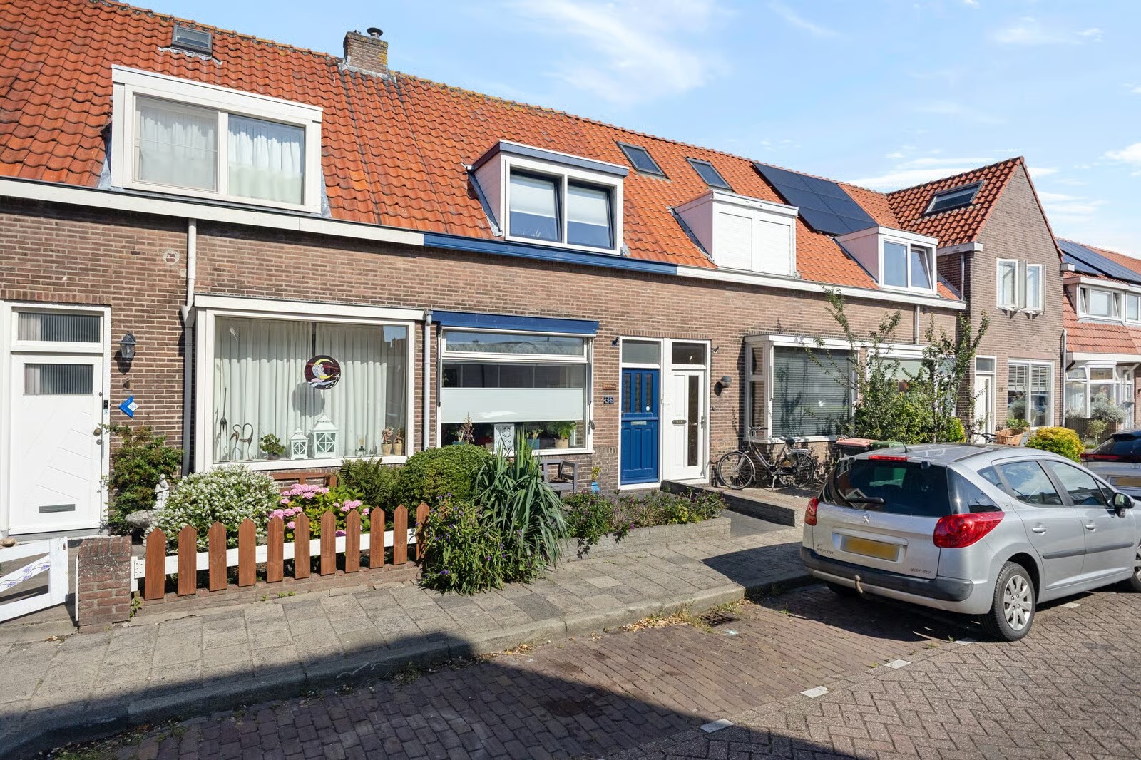 Tussenwoning Goudsbloemstraat 32 in Den Helder