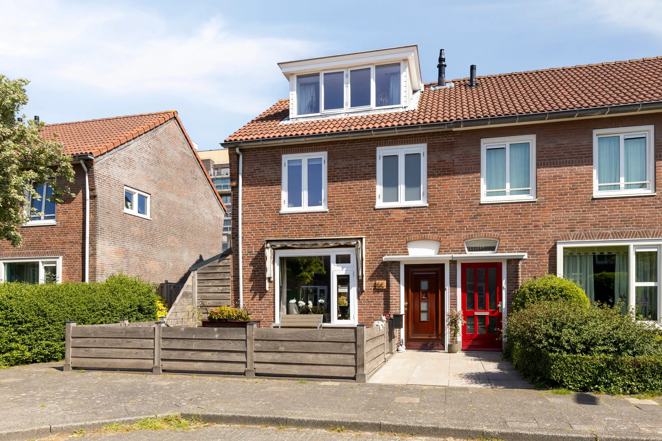 Hoekwoning Munnikenweide 55 in Beverwijk