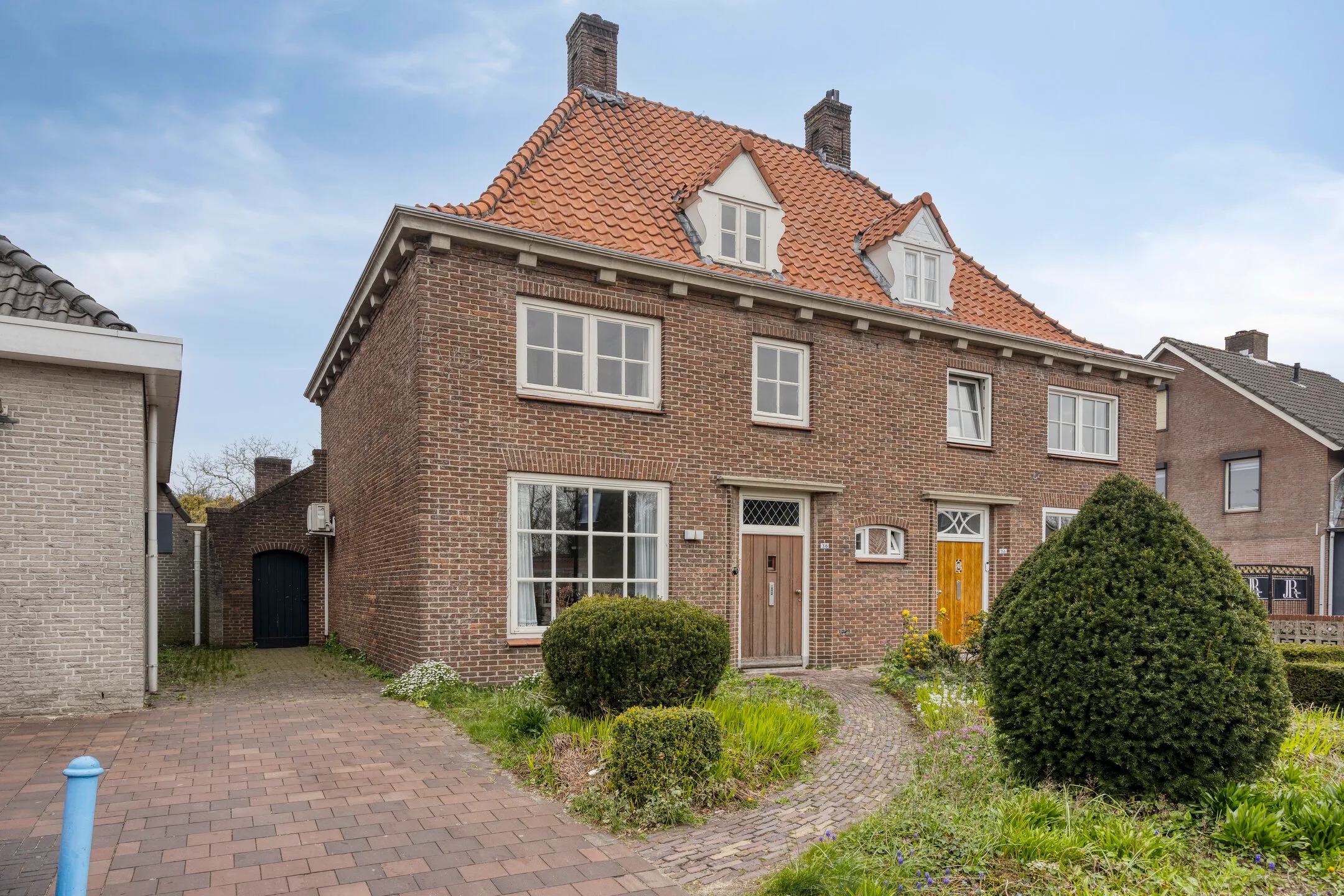 2-onder-1-kapwoning 't Dorp 38 in Heesch