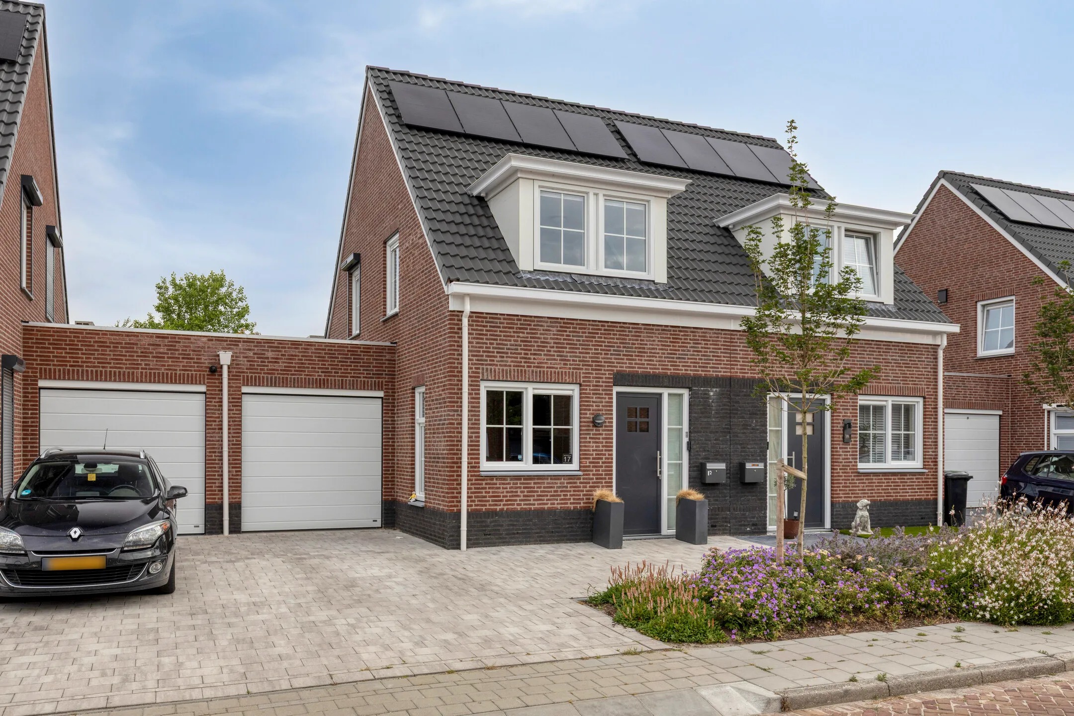Geschakelde 2-onder-1-kapwoning Cornelis Frankenstraat 17 in Oud-Vossemeer