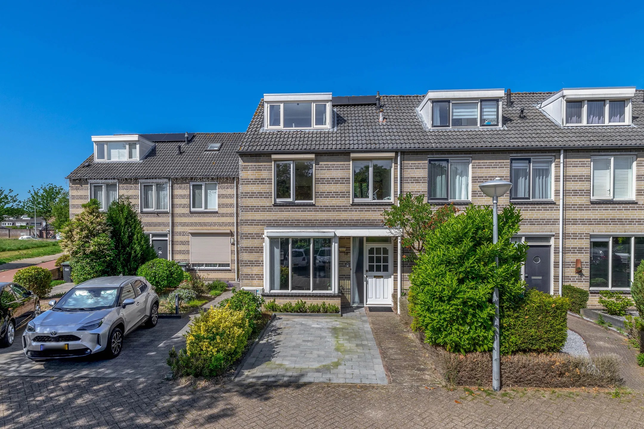 Hoekwoning Corsicalaan 16 in Eindhoven