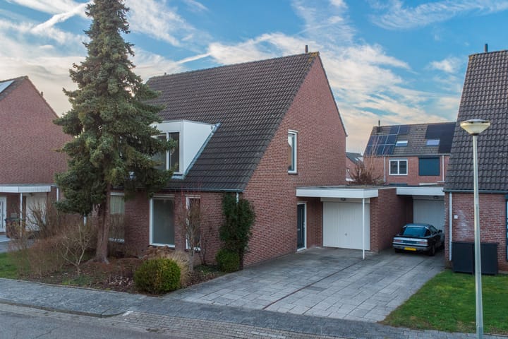 Geschakelde 2-onder-1-kapwoning Bunderweide 5 Landgraaf