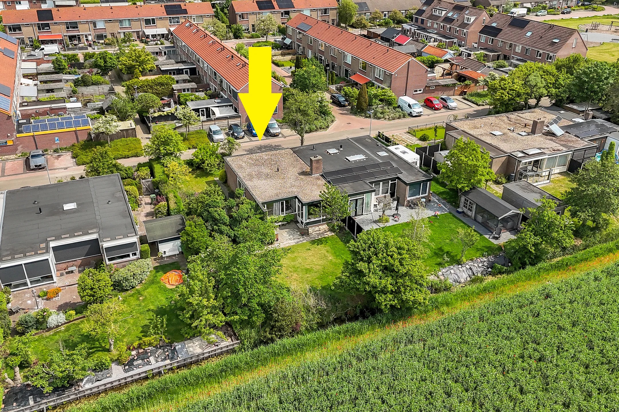 2-onder-1-kapwoning Rembrandtlaan 11 in Sint Maartensvlotbrug