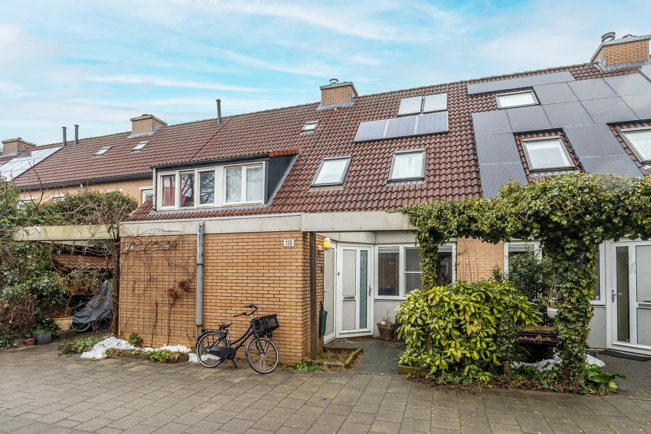 Tussenwoning Wethouder In 't Veldstraat 130 in Amsterdam