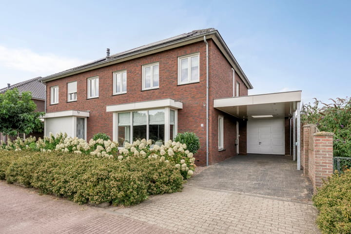 Eengezinswoning, 2-onder-1-kapwoning Rietweg 2 in Castenray