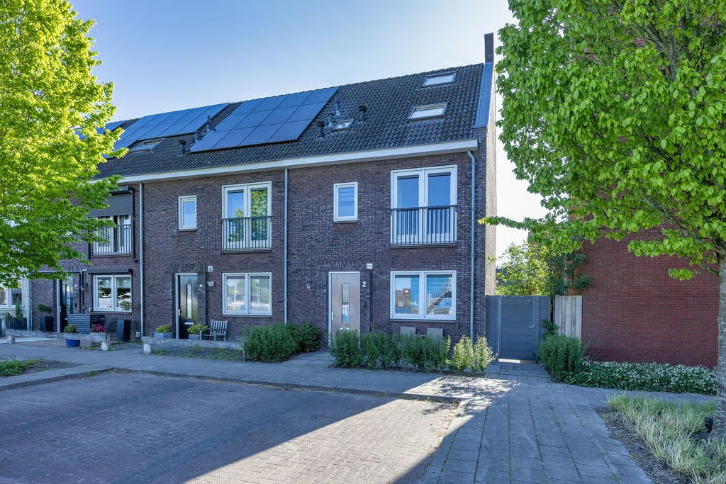 Hoekwoning Waterpeil 2 in Sneek