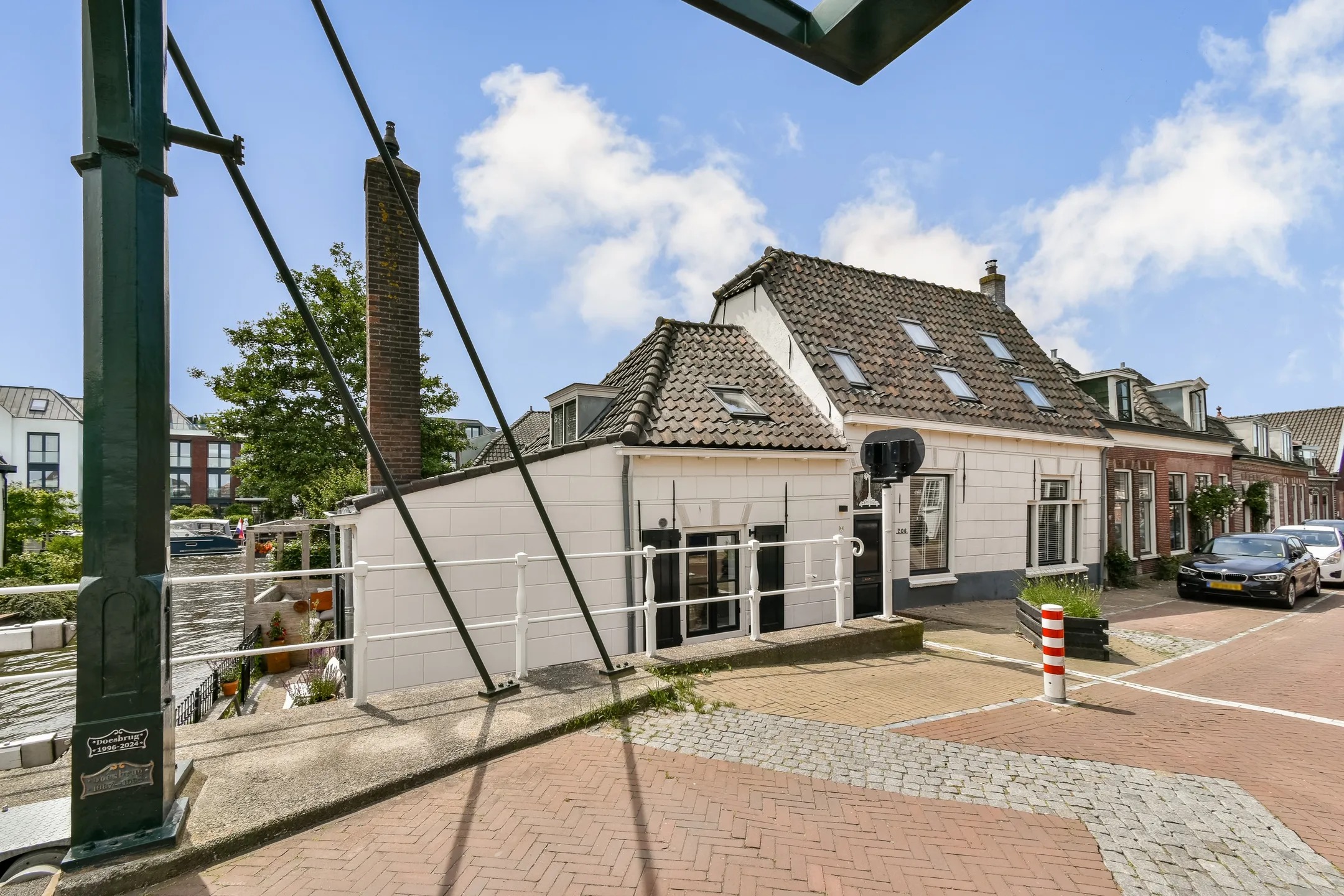 Hoekwoning Hoofdstraat 206 in Leiderdorp