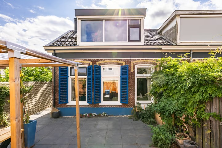 Hoekwoning Dûbelestreek 33 in Dronryp