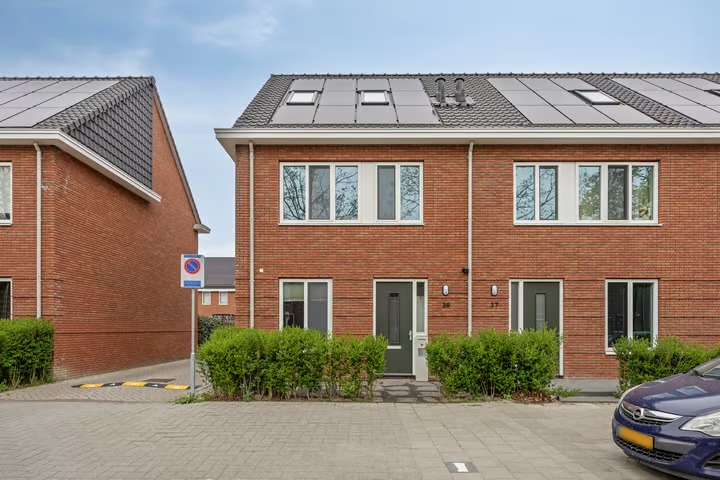 Hoekwoning Mr. Arend van der Woudenslaan 39 in Rotterdam