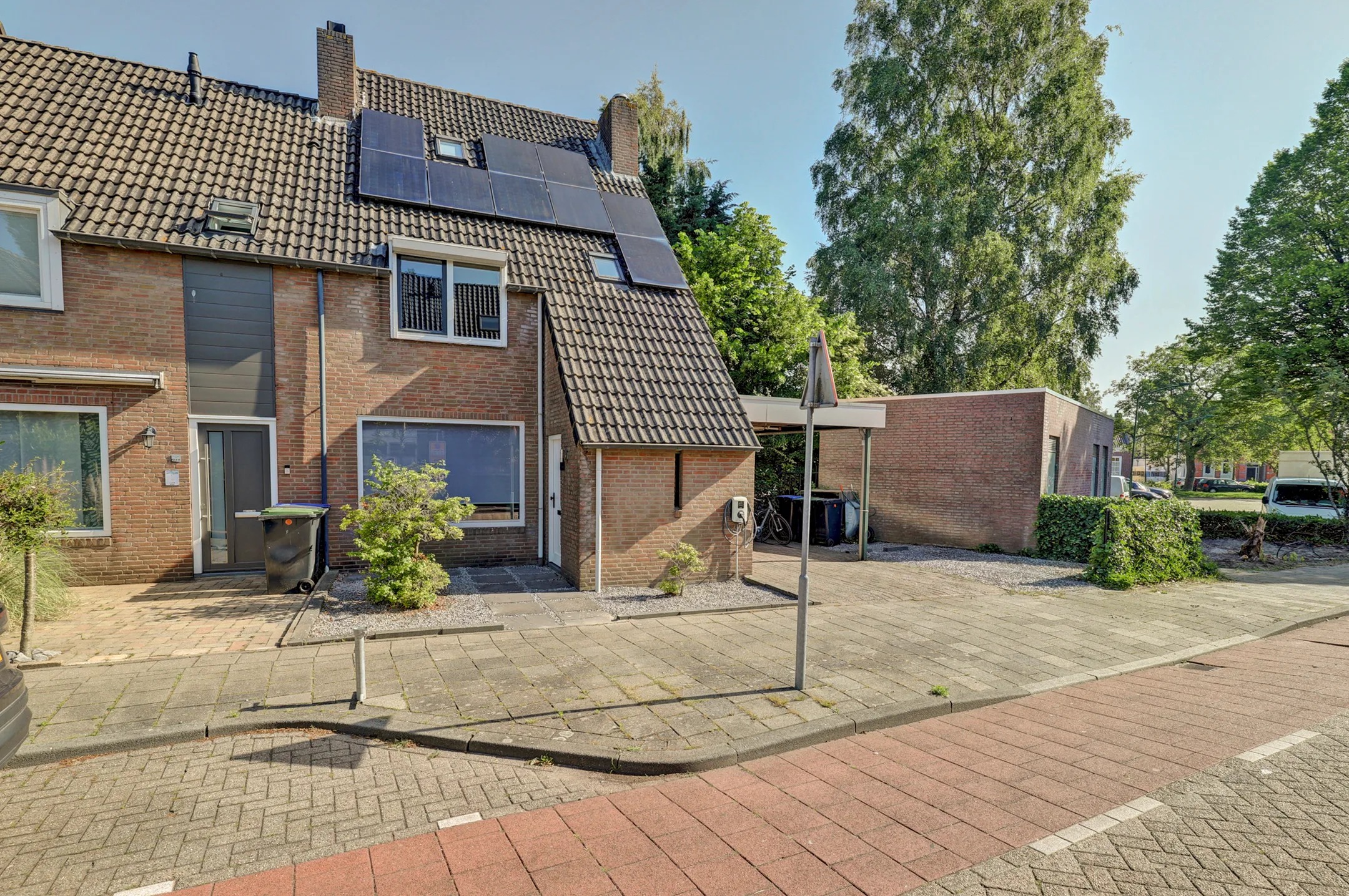 Hoekwoning Sluisweg 6 in Dongen