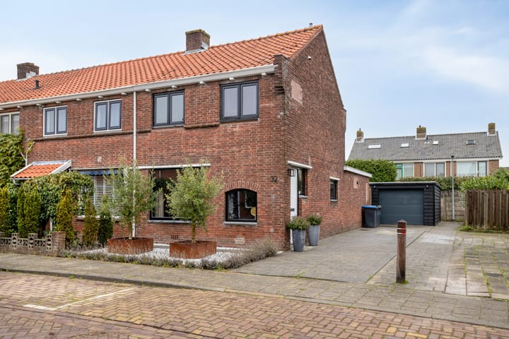 Hoekwoning Violenstraat 32 in Goes