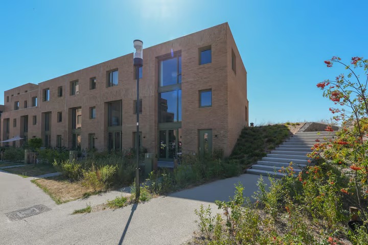 Hoekwoning Tintorettohof 33 in Lent